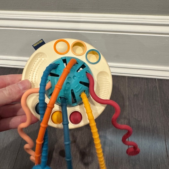 NWOT Multicolor Learning Toy for Sensory Play for Toddlers and Babies-Fine Motor - Picture 5 of 5